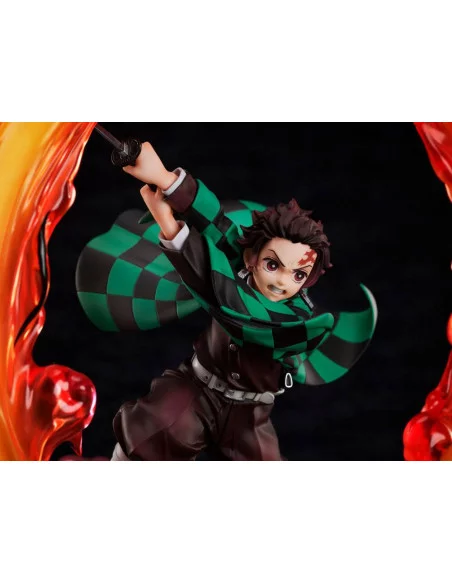 Demon Slayer: Kimetsu no Yaiba Estatua 1/8 Tanjiro Kamado 28 cm