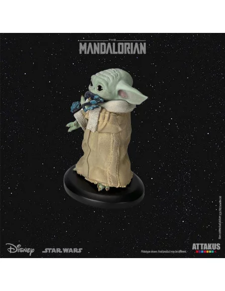 Star Wars: The Mandalorian Classic Collection Estatua 1/5 Grogu Eating Frog 10 cm