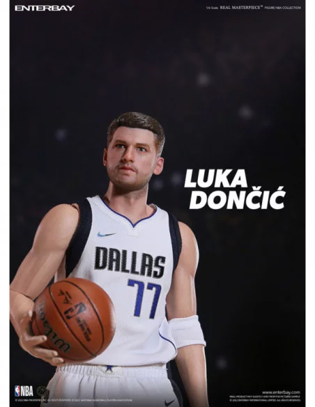 NBA Collection Figura Real Masterpiece 1/6 Luka Doncic 30 cm