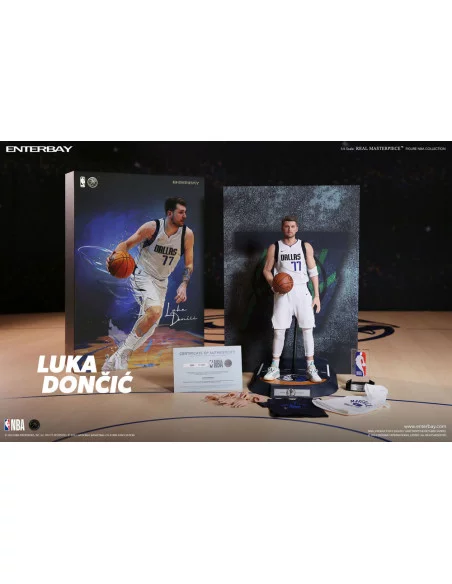 NBA Collection Figura Real Masterpiece 1/6 Luka Doncic 30 cm