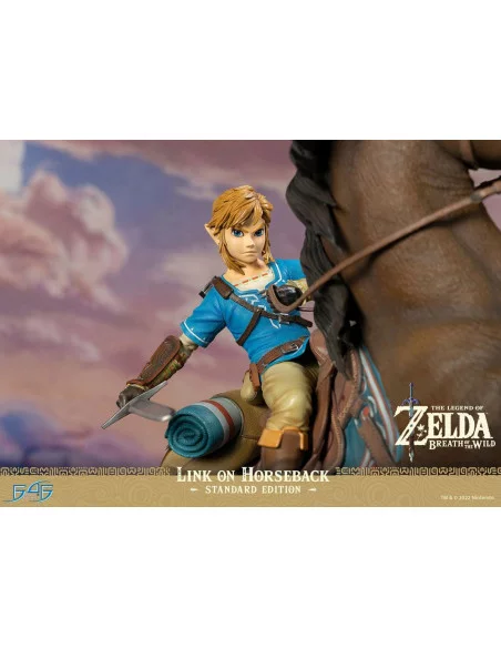 The Legend of Zelda Breath of the Wild Estatua Link on Horseback 56 cm