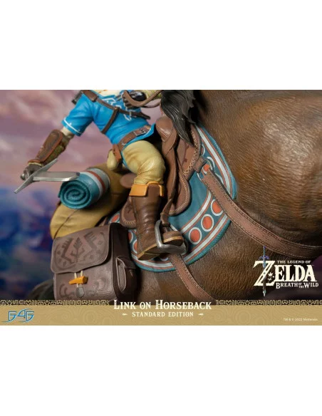 The Legend of Zelda Breath of the Wild Estatua Link on Horseback 56 cm