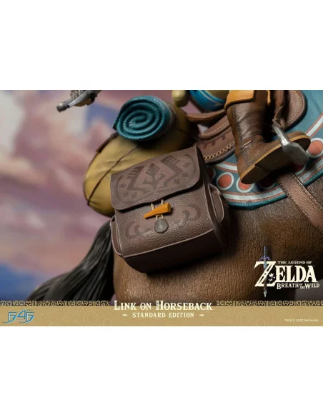 The Legend of Zelda Breath of the Wild Estatua Link on Horseback 56 cm