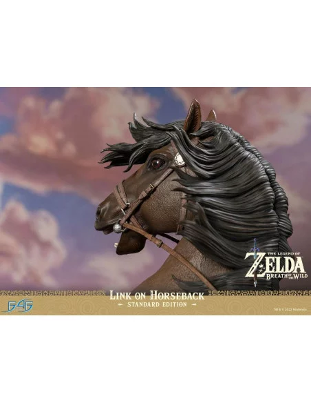 The Legend of Zelda Breath of the Wild Estatua Link on Horseback 56 cm