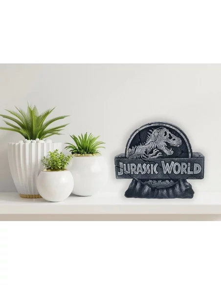 Jurassic Wolrd Hucha Logo