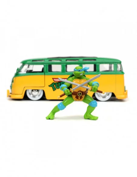 Teenage Mutant Ninja Turtles Vehículo 1/24 Hollywood Rides 1962 VW Bus con Leonardo Figura