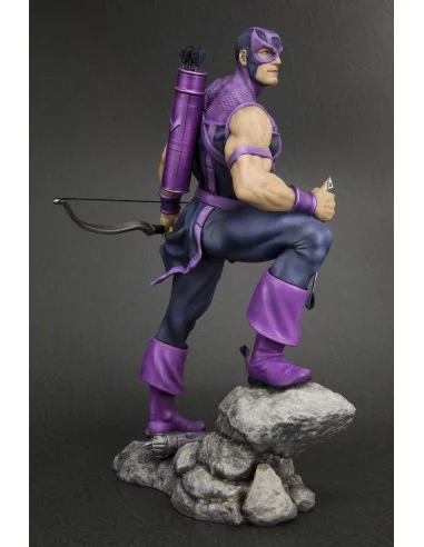 es::Marvel Classic Avengers Series: Estatua Hawkeye, Los Vengadores