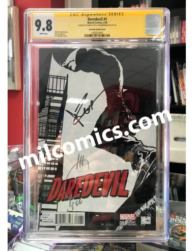 es::Daredevil 1 2016 Netflix Variant CGC 9.8 SS Charlie Cox y Joe Quesada